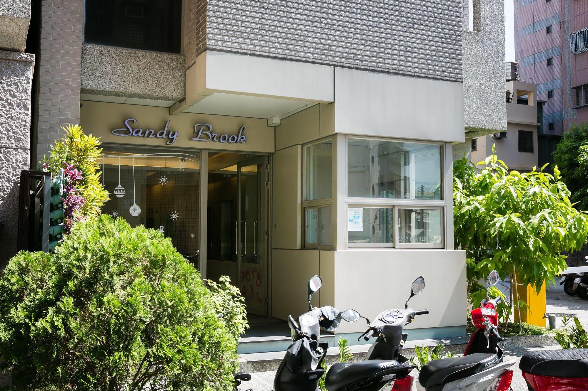 Mei Hsiao Yuen Hostel ไถจง ภายนอก รูปภาพ