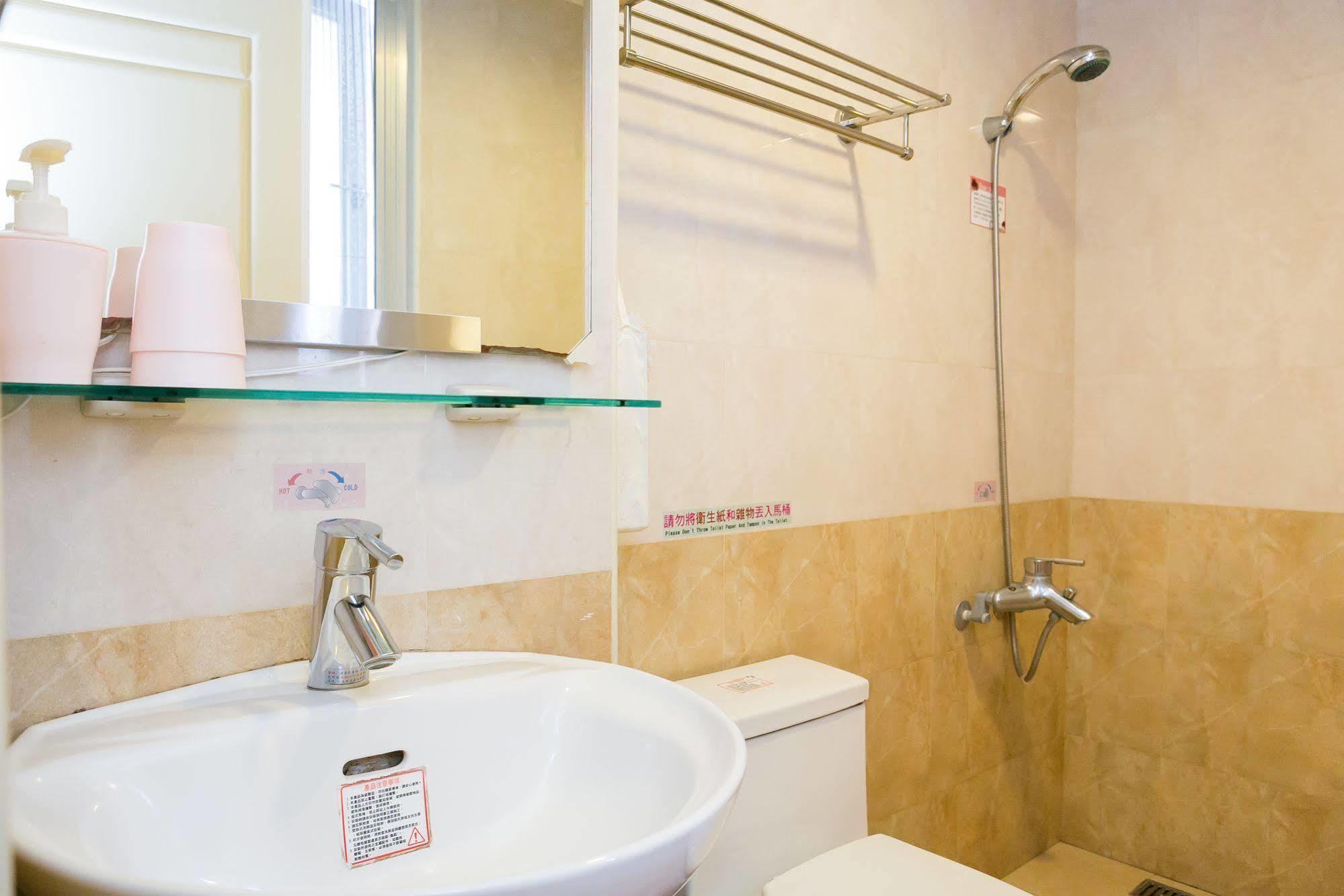 Mei Hsiao Yuen Hostel ไถจง ภายนอก รูปภาพ