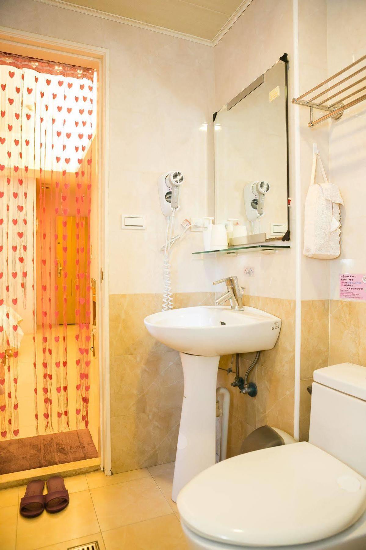 Mei Hsiao Yuen Hostel ไถจง ภายนอก รูปภาพ