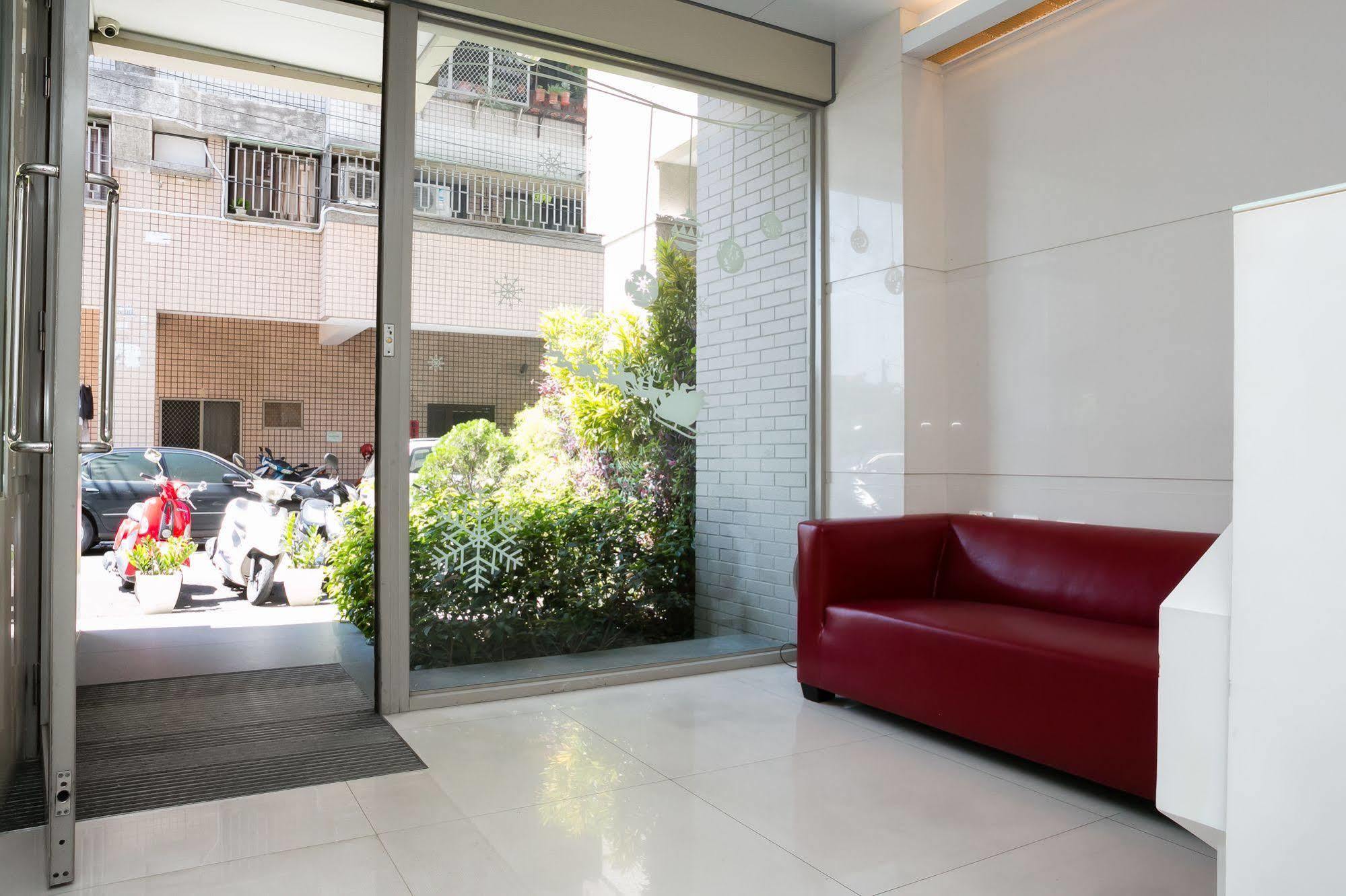 Mei Hsiao Yuen Hostel ไถจง ภายนอก รูปภาพ