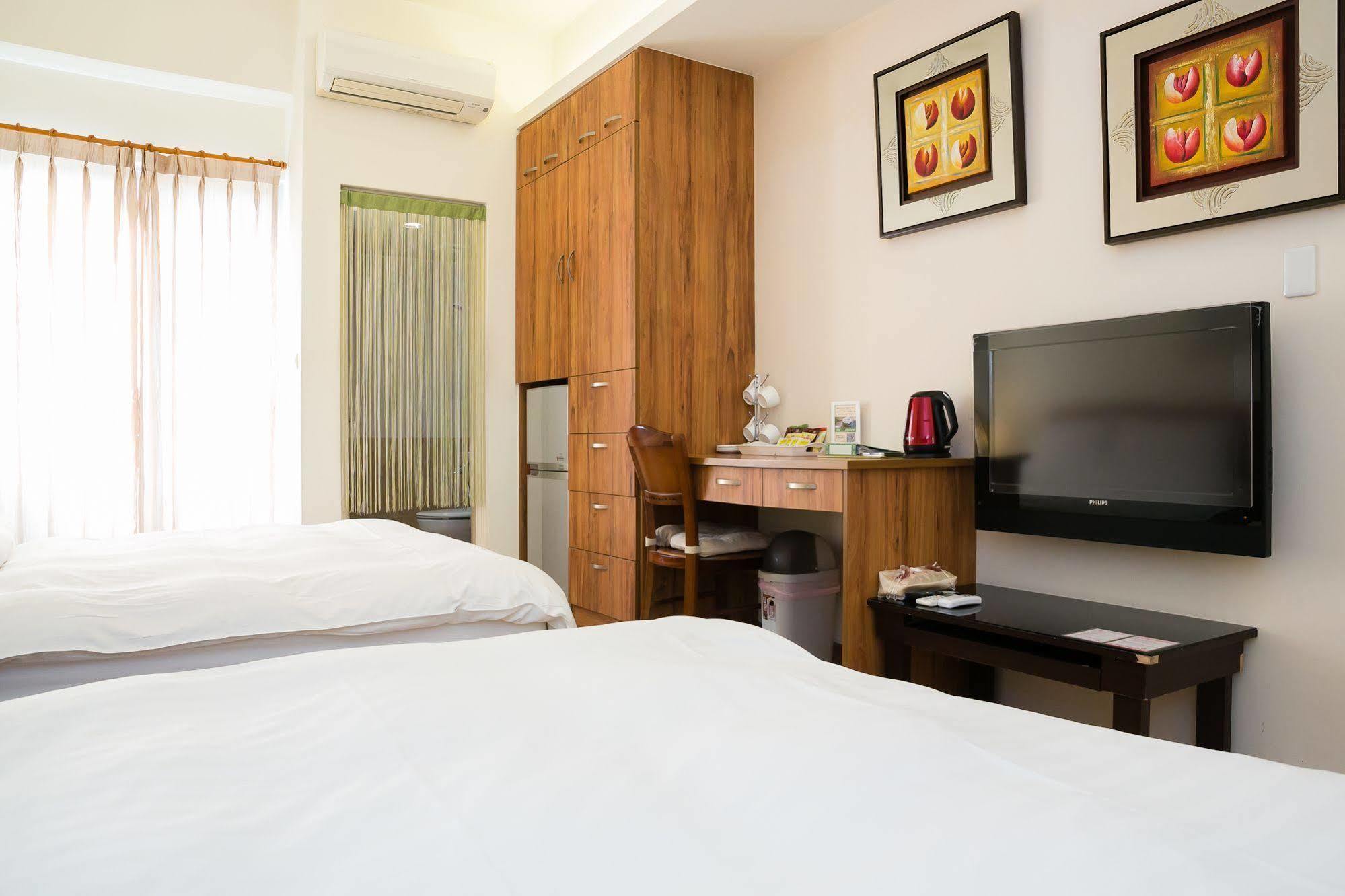 Mei Hsiao Yuen Hostel ไถจง ภายนอก รูปภาพ