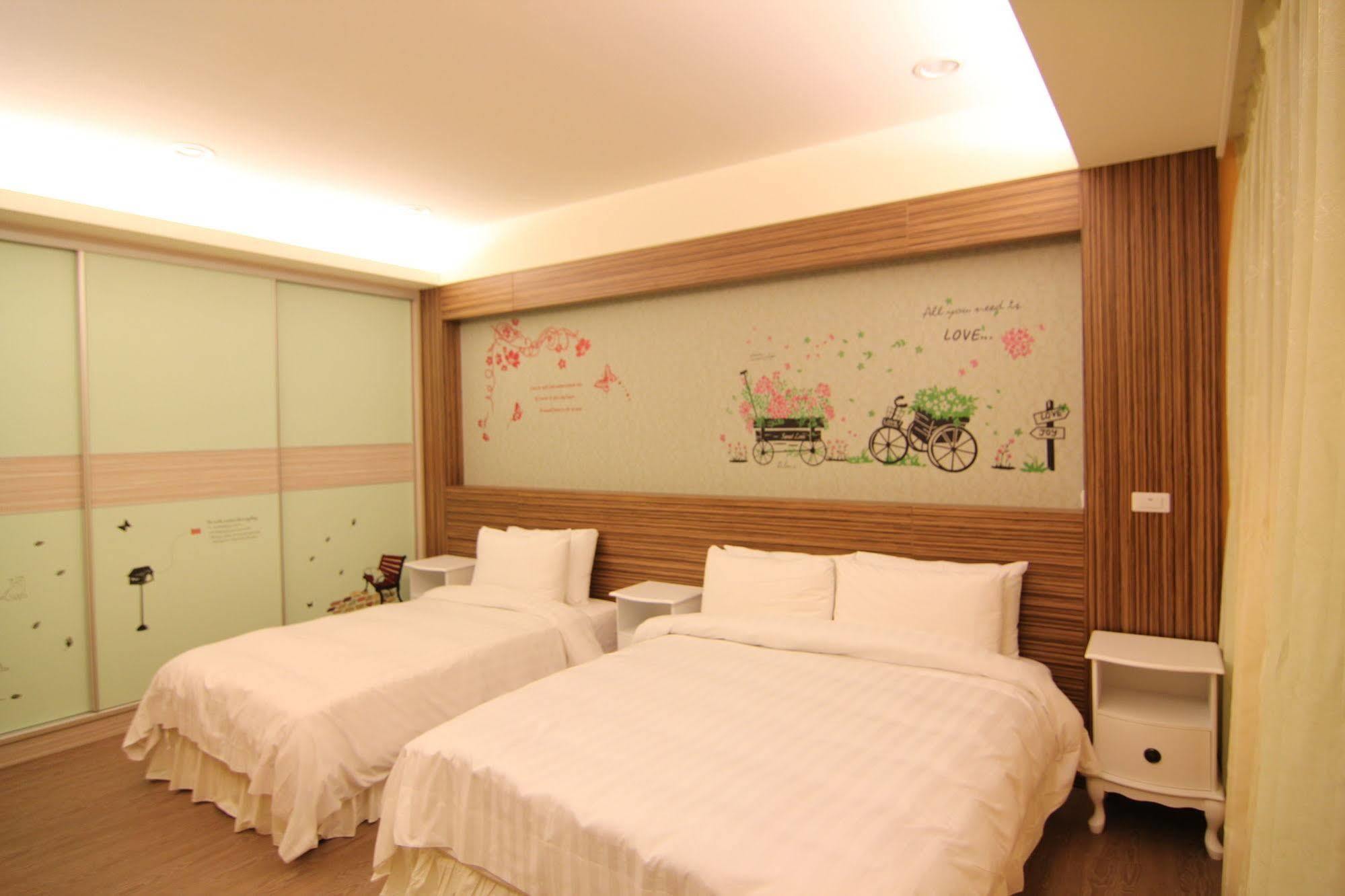 Mei Hsiao Yuen Hostel ไถจง ภายนอก รูปภาพ